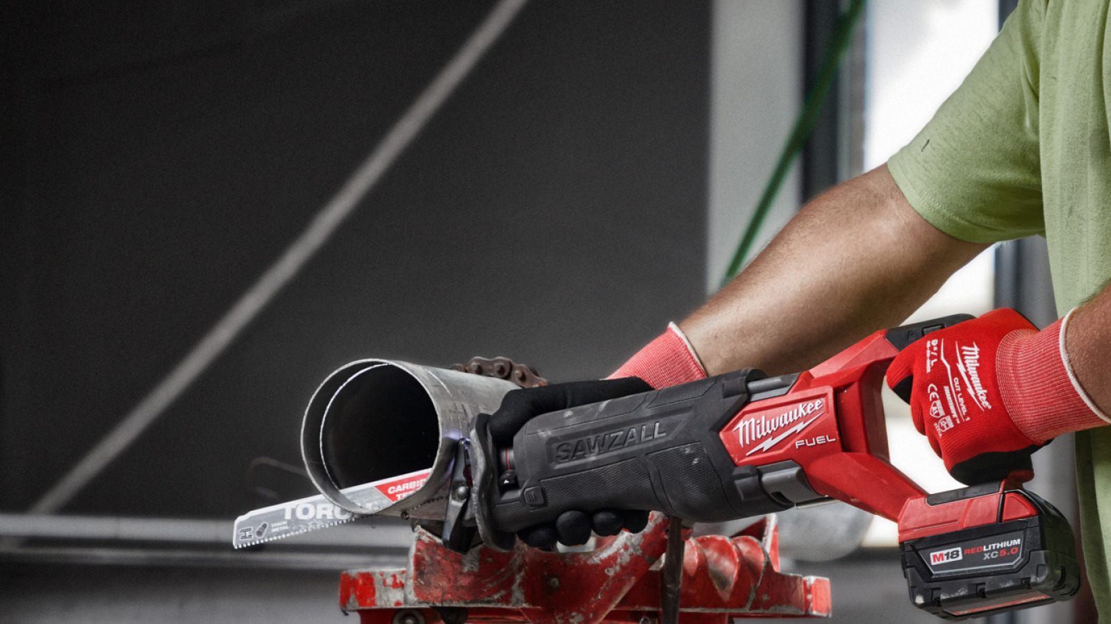 Milwaukee's 'Ideal Size' 18V Charging Kit Is 50% Off At Home Depot For Black Friday