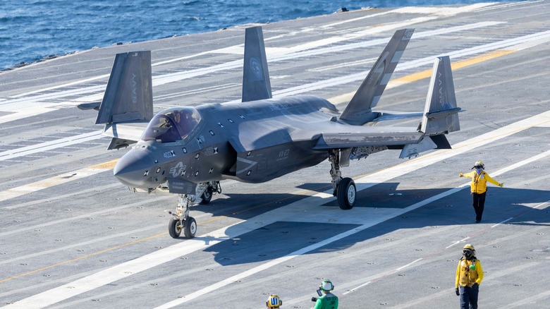 An F-35C Lightning II on the flight deck of the USS John F. Kennedy (CVN-79)