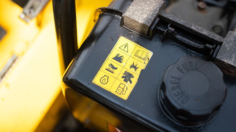Fuel inlet in a generator