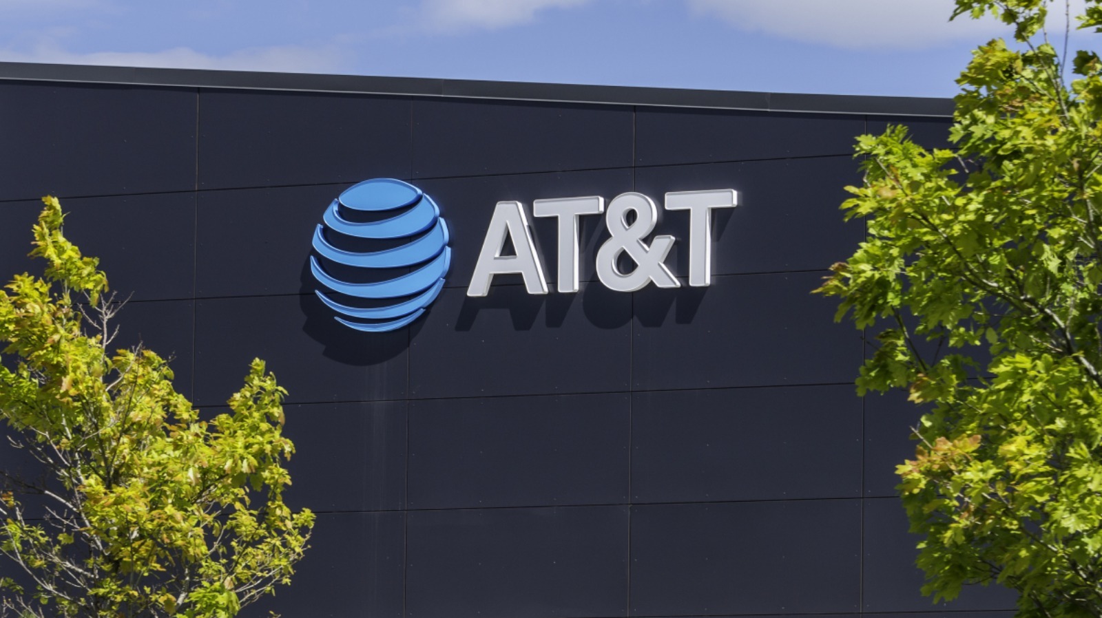AT&T Cell Service Outage Impacts Over 70,000 Subscribers Across The US
