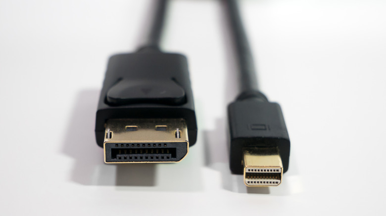DisplayPort cable