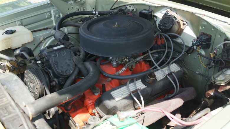 Mopar 440 engine in 1968 Dodge Coronet