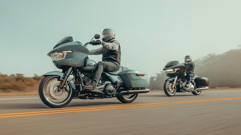 Riders on Harley-Davidson Road Glides