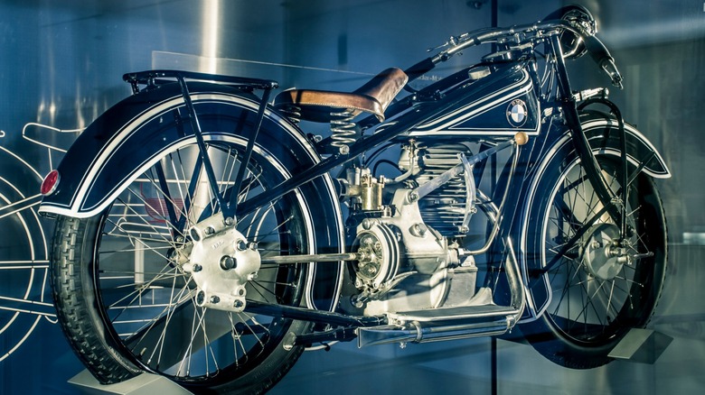 BMW R32