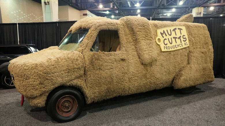 Dumb and Dumber Mutt Cutts van