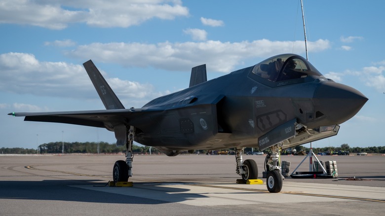 An F-35A Lightning II preparing for takeoff as its pilot performs pre-flight checks