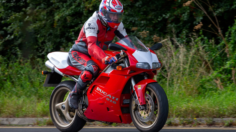 Ducati 916