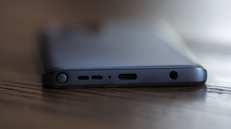 Moto G Stylus 2023 ports
