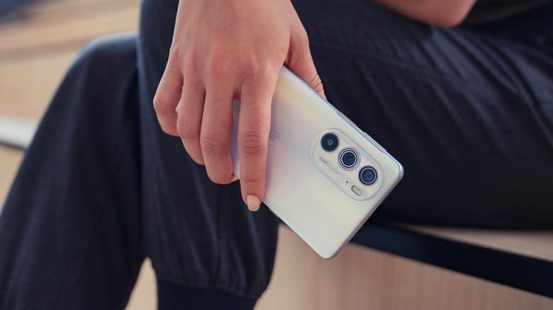Motorola Edge Plus cameras