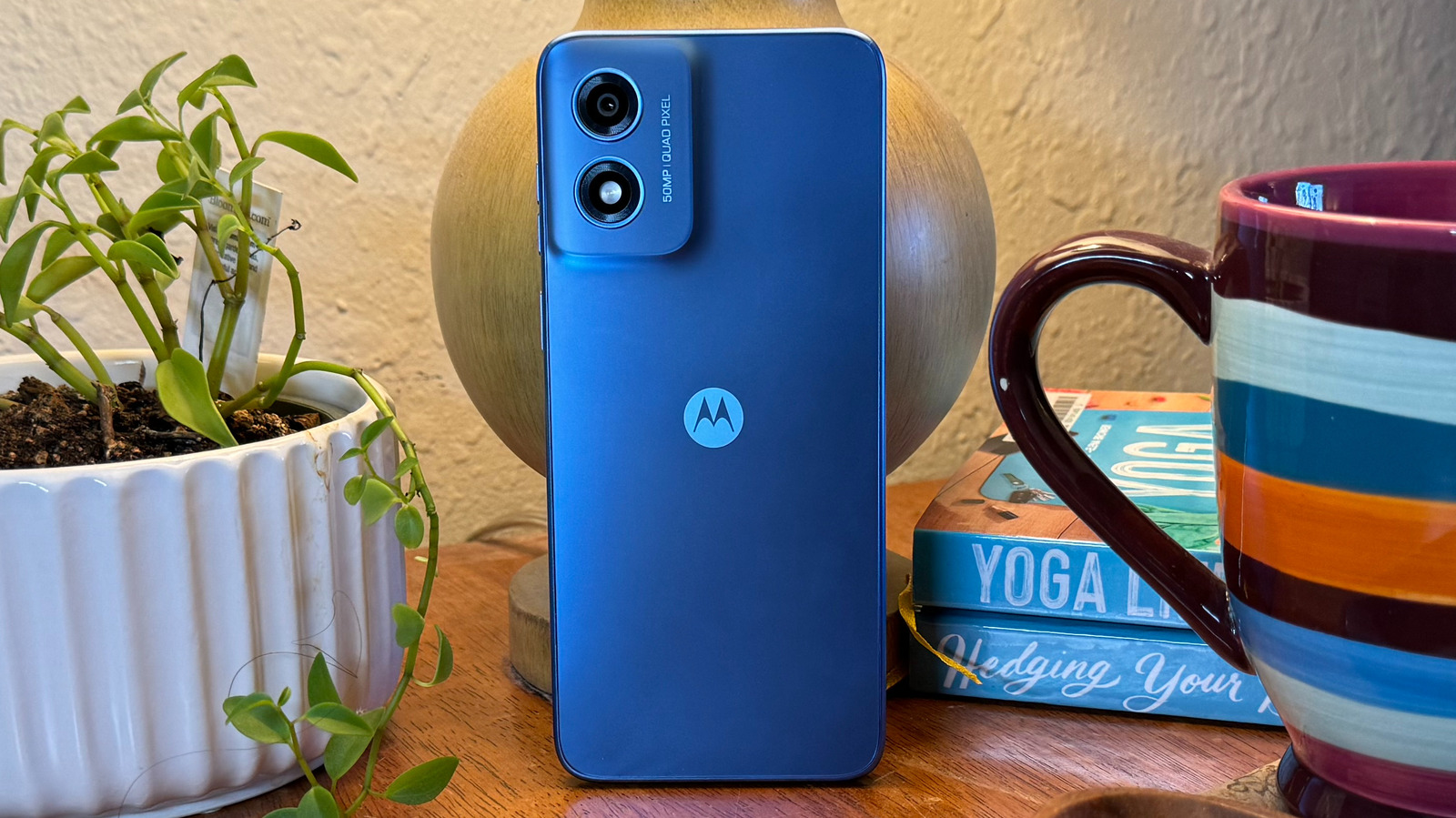 نقد و بررسی Motorola Moto G Play (2024): برتر از پیشینیانش
