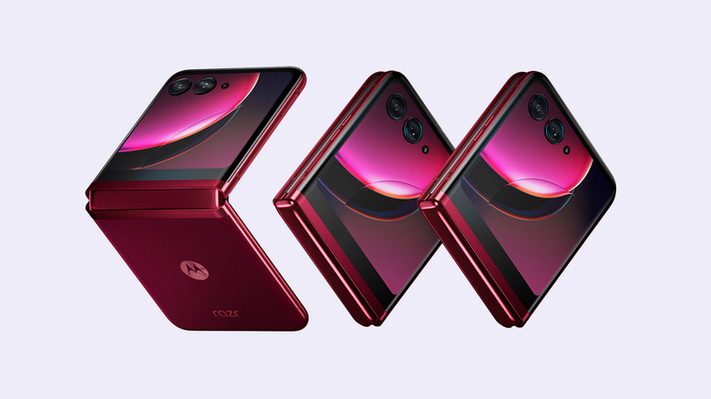 Motorola Razr plus 2023 magenta