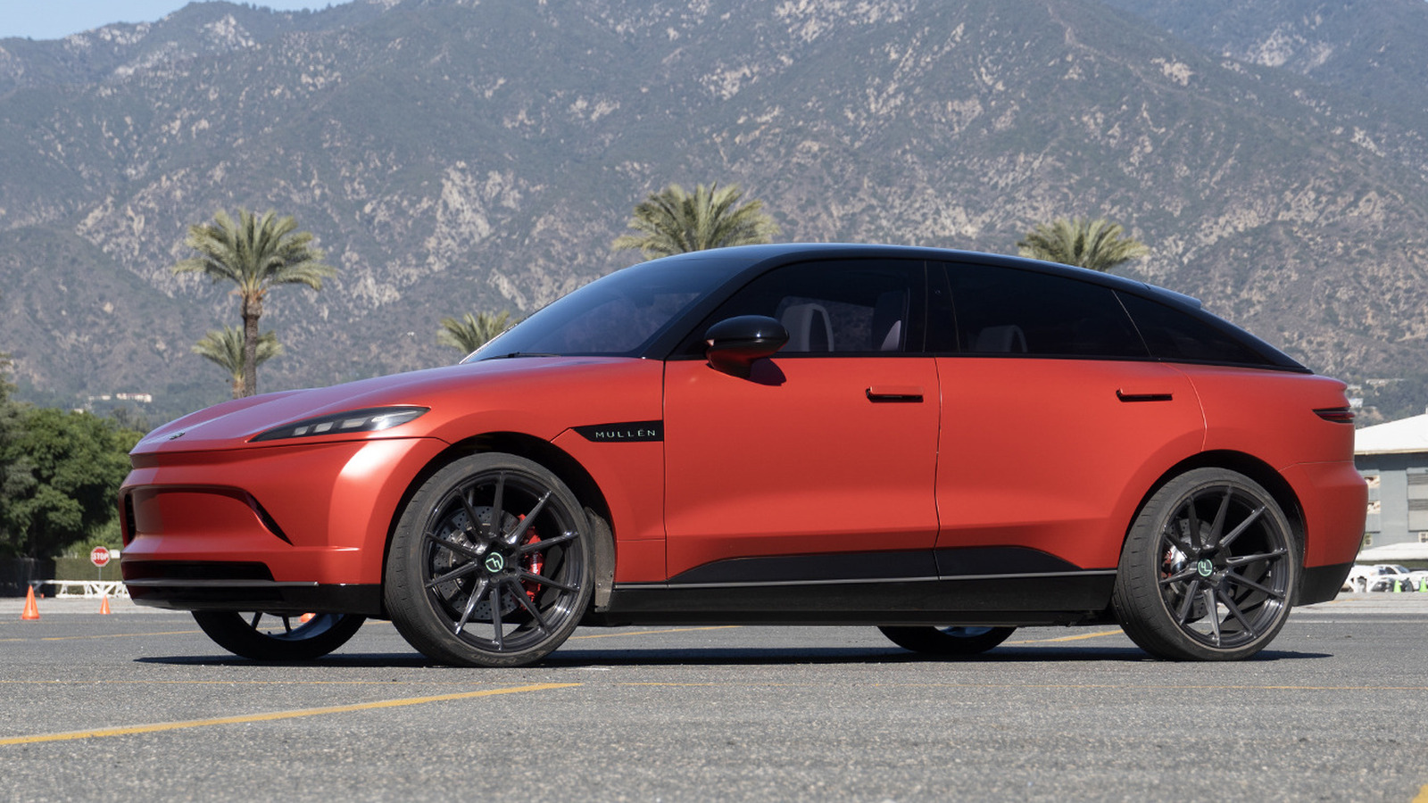 Mullen FIVE First Drive: EV بحث برانگیز شگفتی های بزرگ و سوالات بزرگتر را به همراه دارد