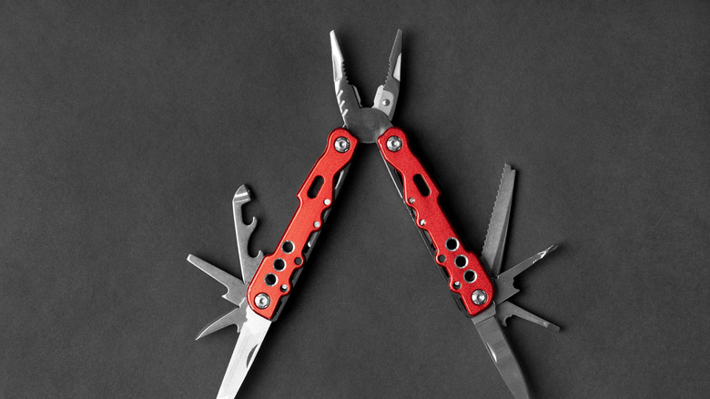 multi-tool fully expanded