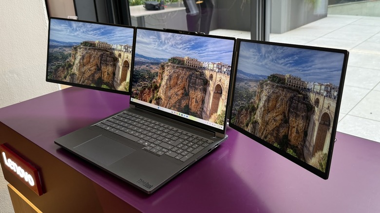 Lenovo triple screen concept