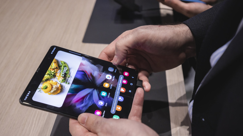 Samsung Galaxy Z Fold 3