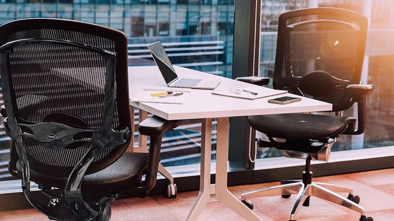 NeueChair Features