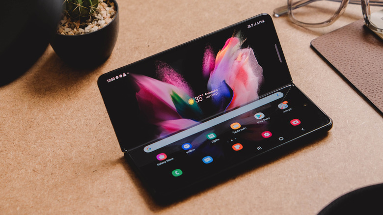 Samsung Galaxy Z Fold 3