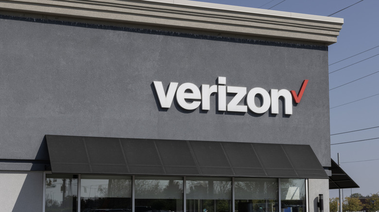 The old Verizon logo on a storefront