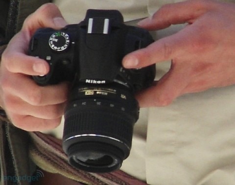 nikon_articulating_display_leak_1