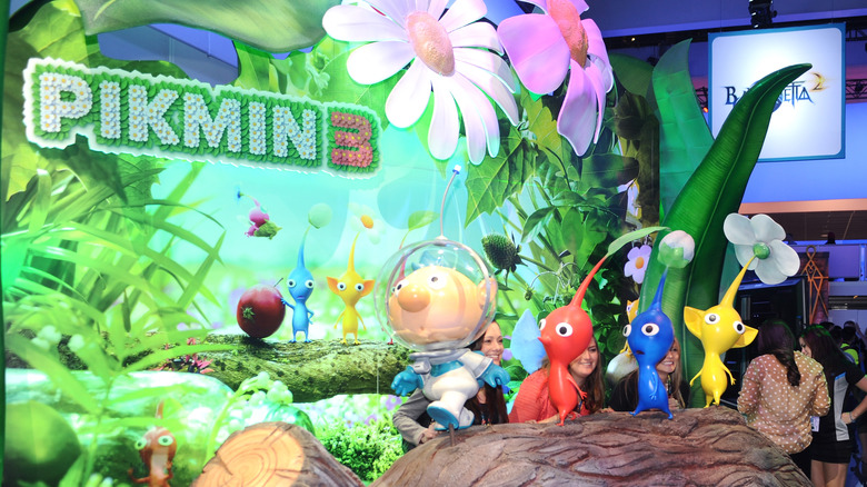 pikmin 3 display with character models 
