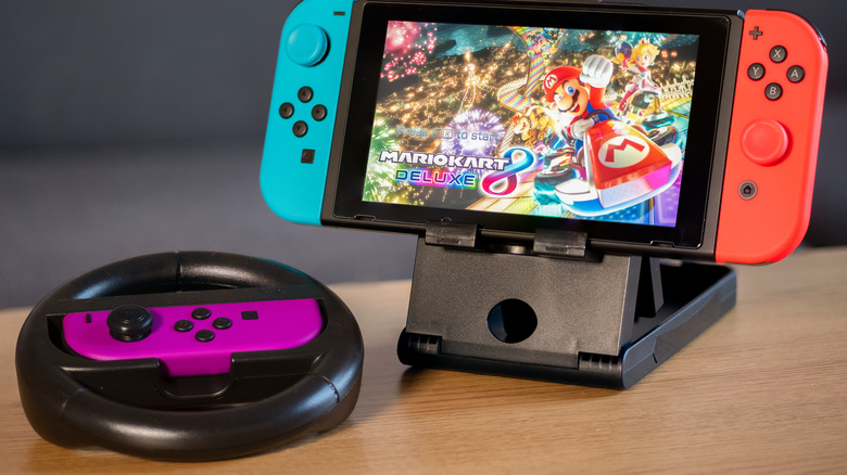 Nintendo Joy-Con Wheel with Switch