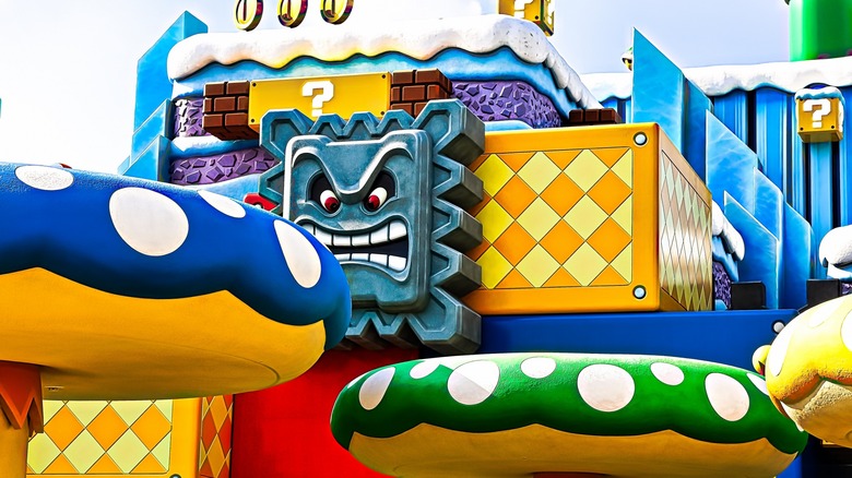 Super Nintendo World Thwomp