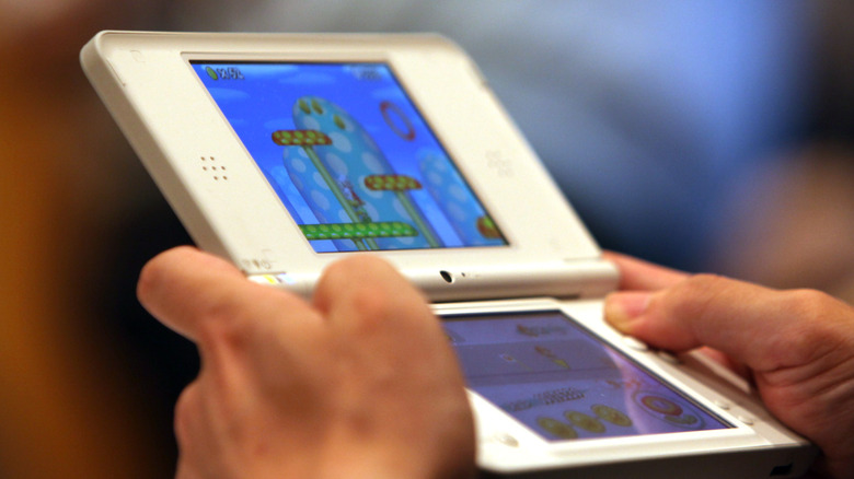 Nintendo DSi in hands