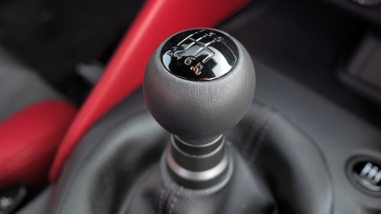 2023 Nissan Z manual transmission