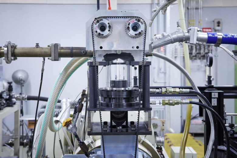 Nissan s STARC Gasoline Engine Generator Claims World Leading 50
