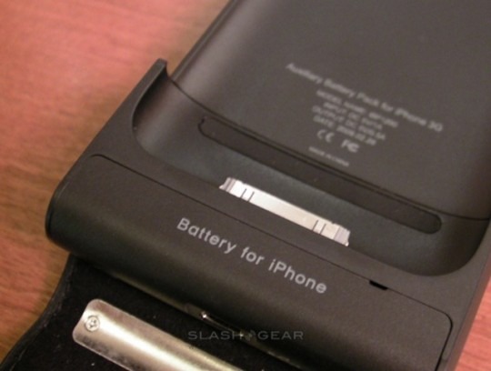 nitrox_iphone_battery_case_slashgear_2