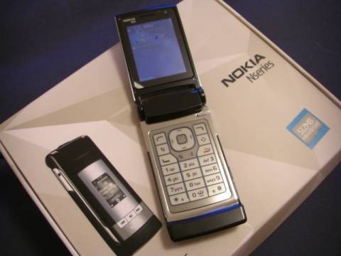 Nokia N76