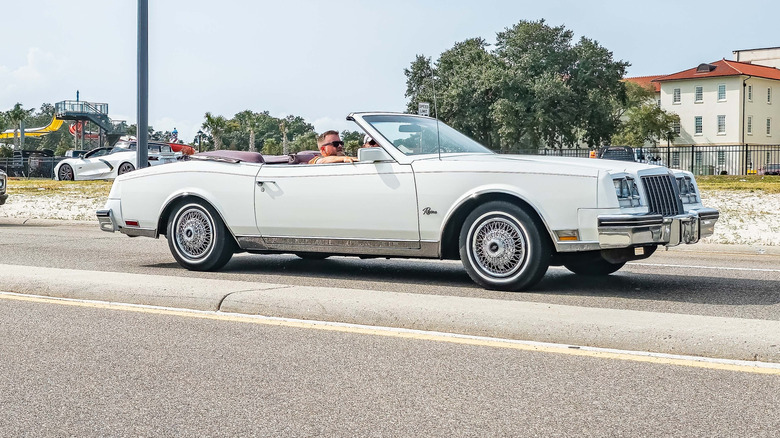 1983 buick riviera at car show