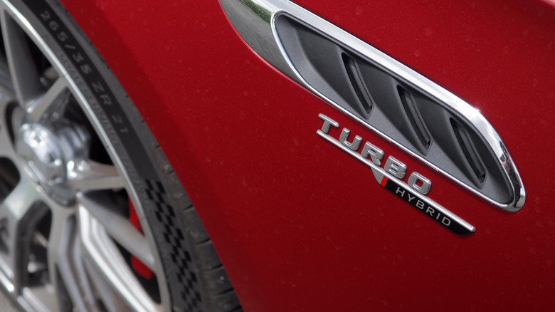 Hybrid badge on AMG E 53 wagon