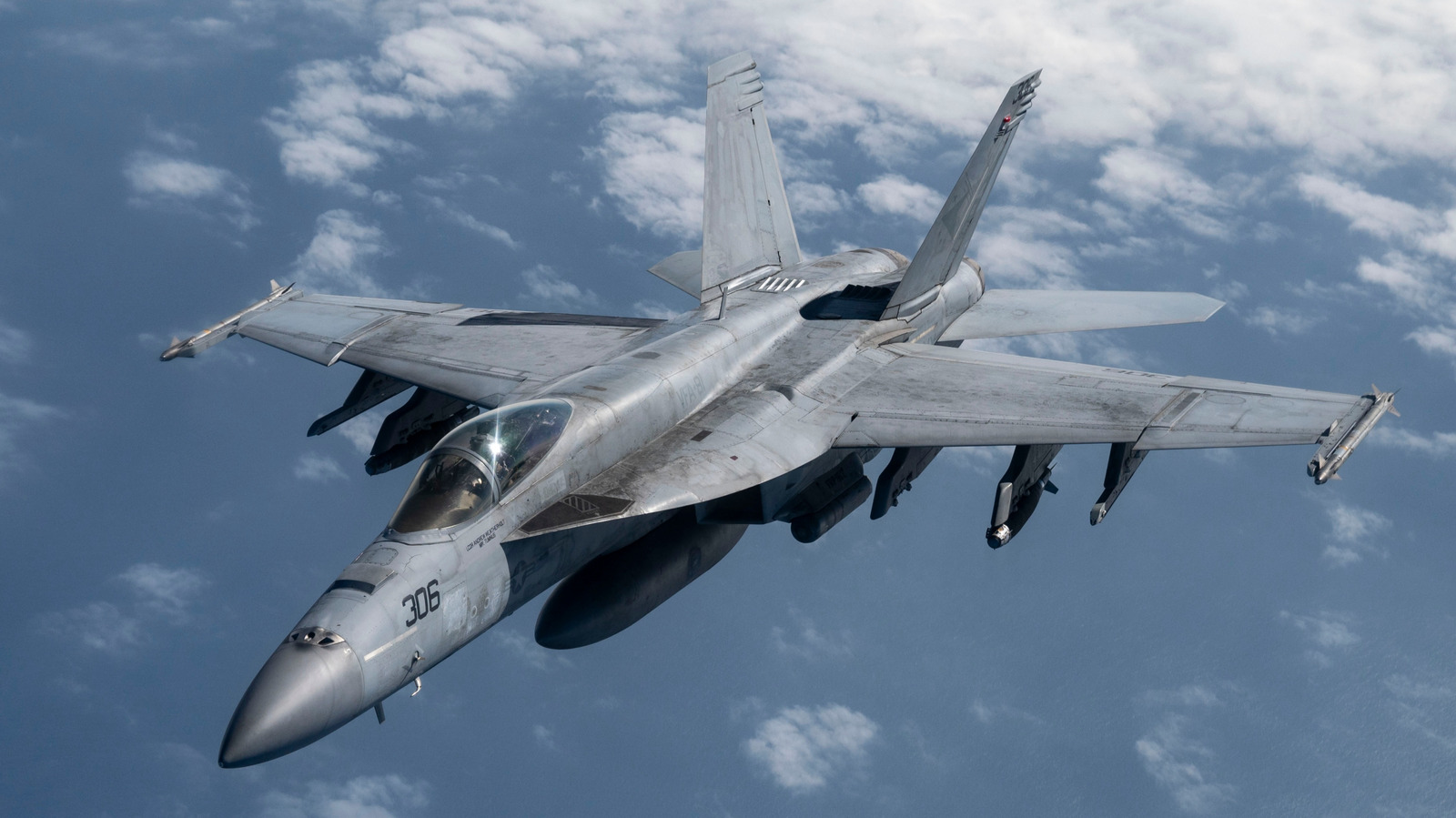 Not Ours: Navy TOPGUN Pilot Recalls Unexpected & Unsettling UFO Encounter - SlashGear