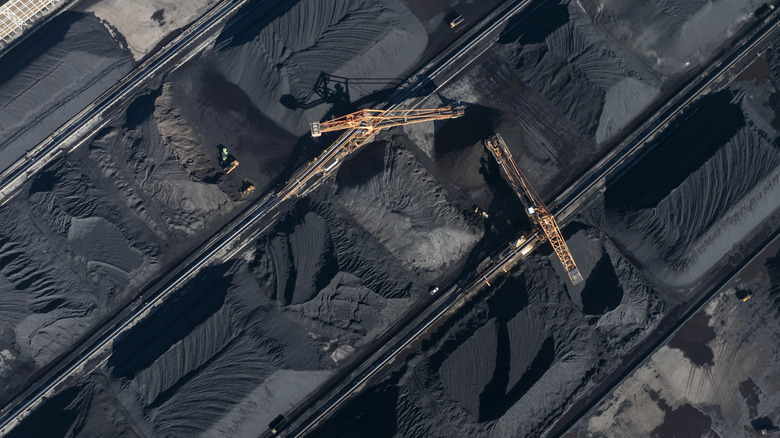 Black coal port machinery operation in China