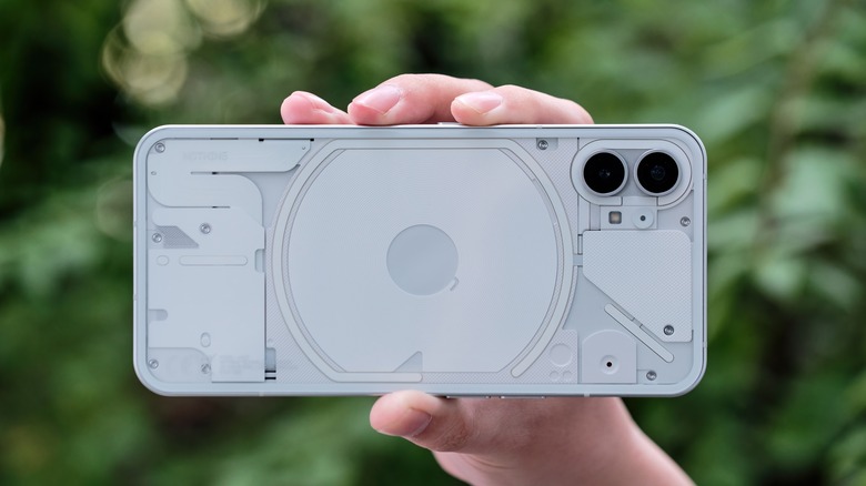 Nothing Phone (1) rear in hand