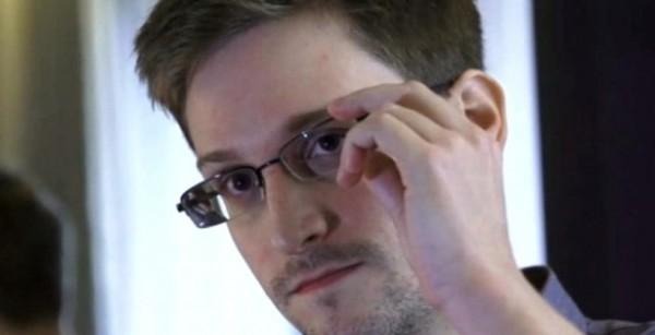 edward-snowden01-820x420