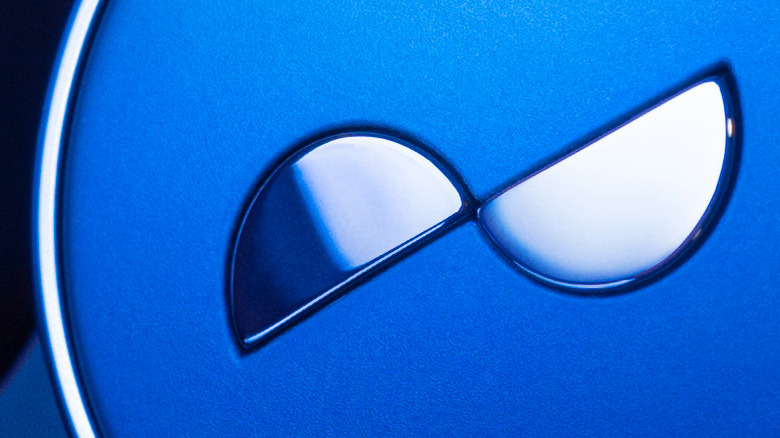 Nura logo on earbud