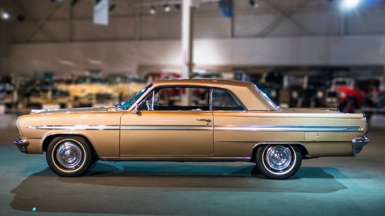 1963 Oldsmobile Jetfire, left-side view