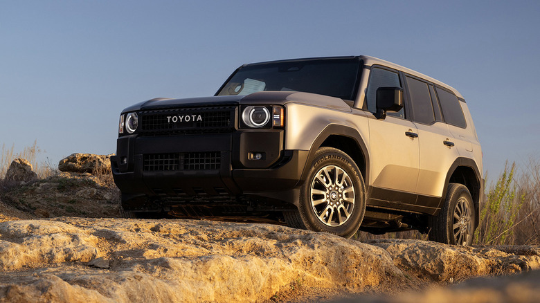 Toyota Land Cruiser 1958 parked in desert