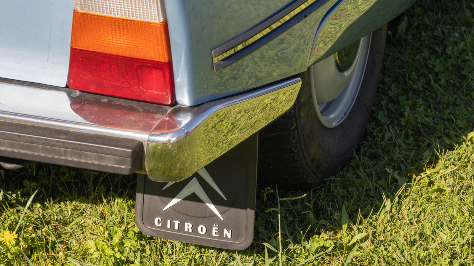 One Of The '70s Coolest Luxury Cars Never Stood A Chance In The US