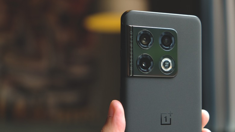 OnePlus 10 Pro sandstone edition