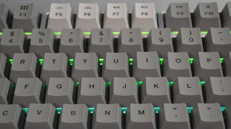 OnePlus Keyboard 81 Pro Keys and RGB