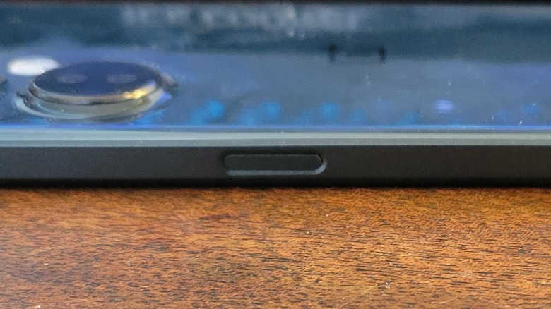 The Nord N30's power button/fingerprint scanner
