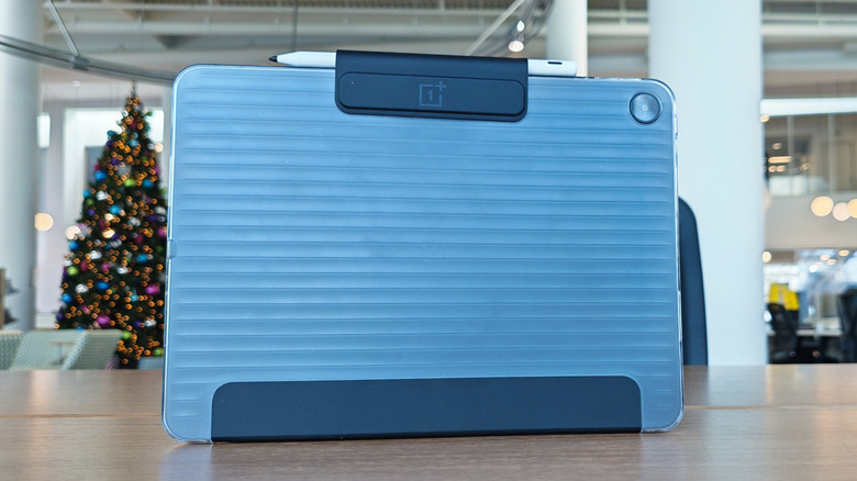 OnePlus Pad 2 Go on a table