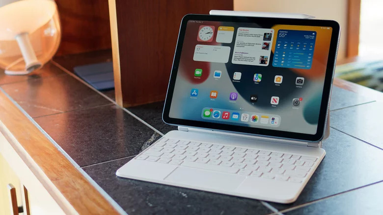 iPad Air 2022 Magic Keyboard