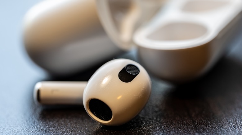 solo AirPod