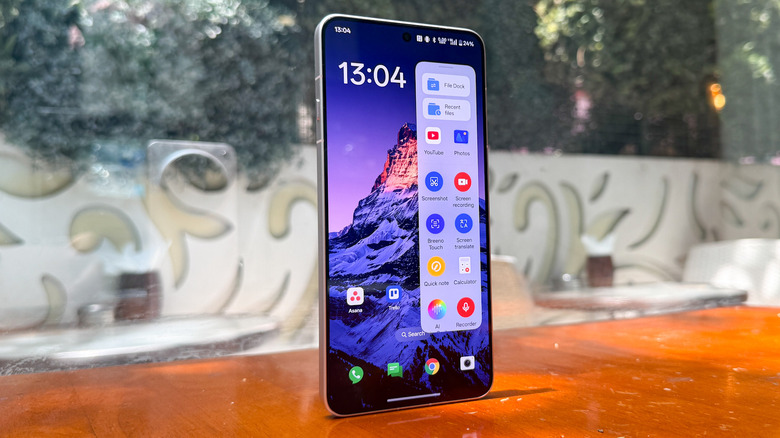 Sidebar on Oppo Find X8 Ultra.
