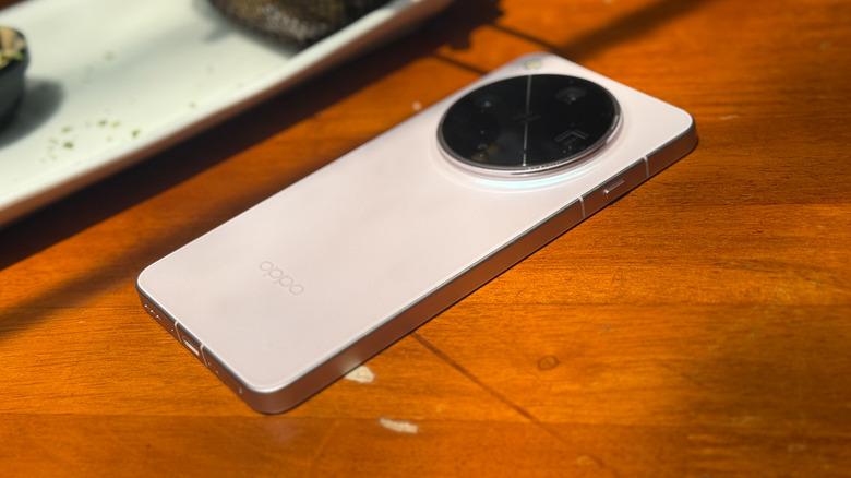 Rear view of Oppo Find X8 Ultra.