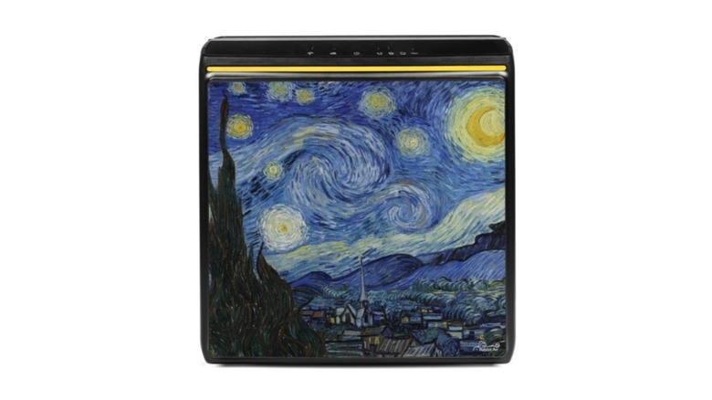 Depiction of Van Gogh's Starry Night on the front of a black air purifier